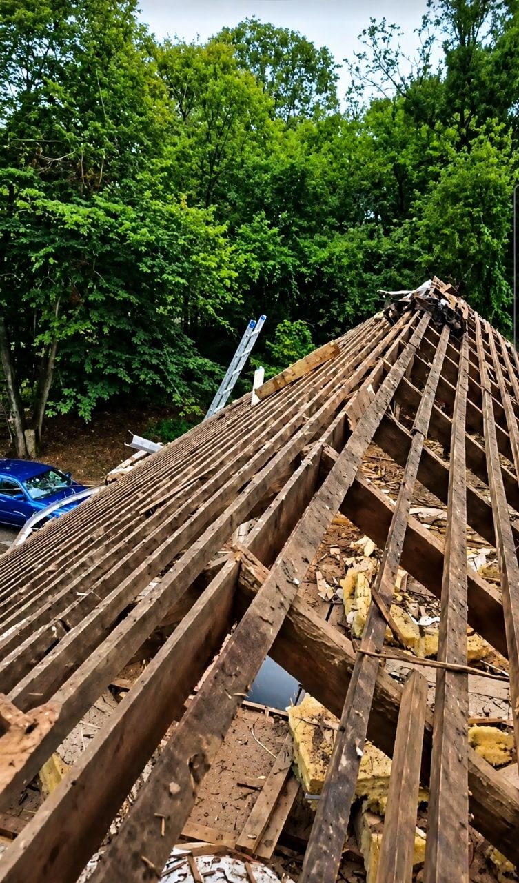 Roof before — J&R Enterprise replacement